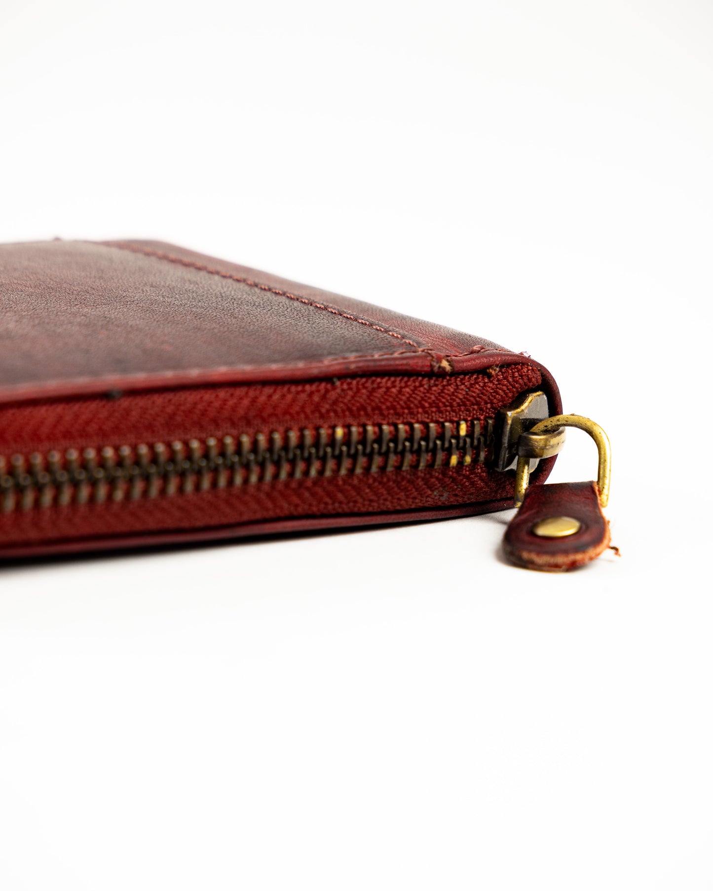 Round chained wallet