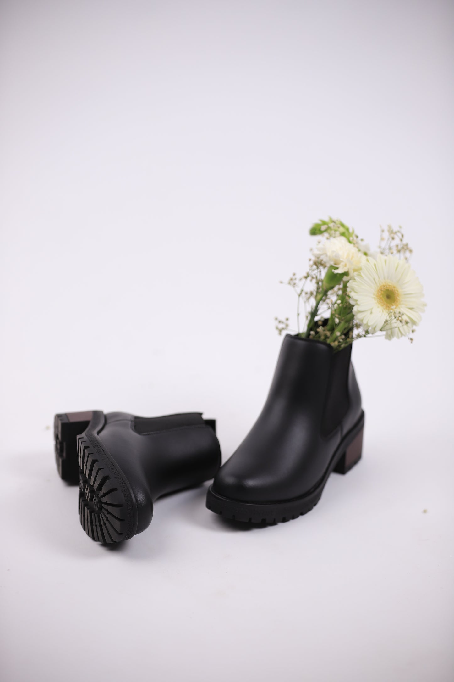 Lyra Chelsea Boot