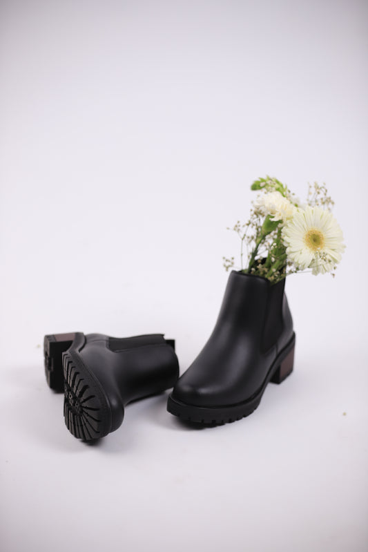 Lyra Chelsea Boot