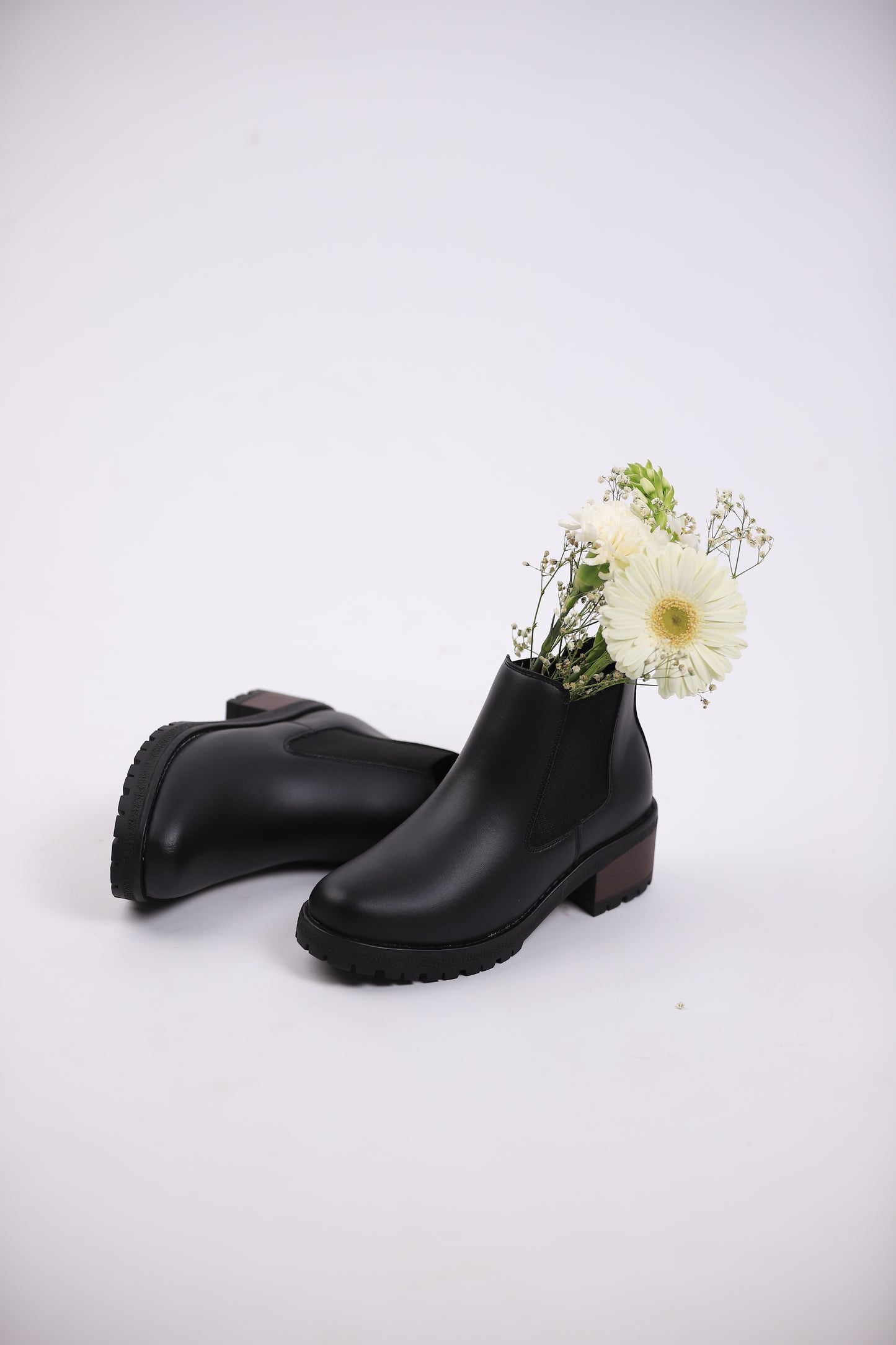 Lyra Chelsea Boot