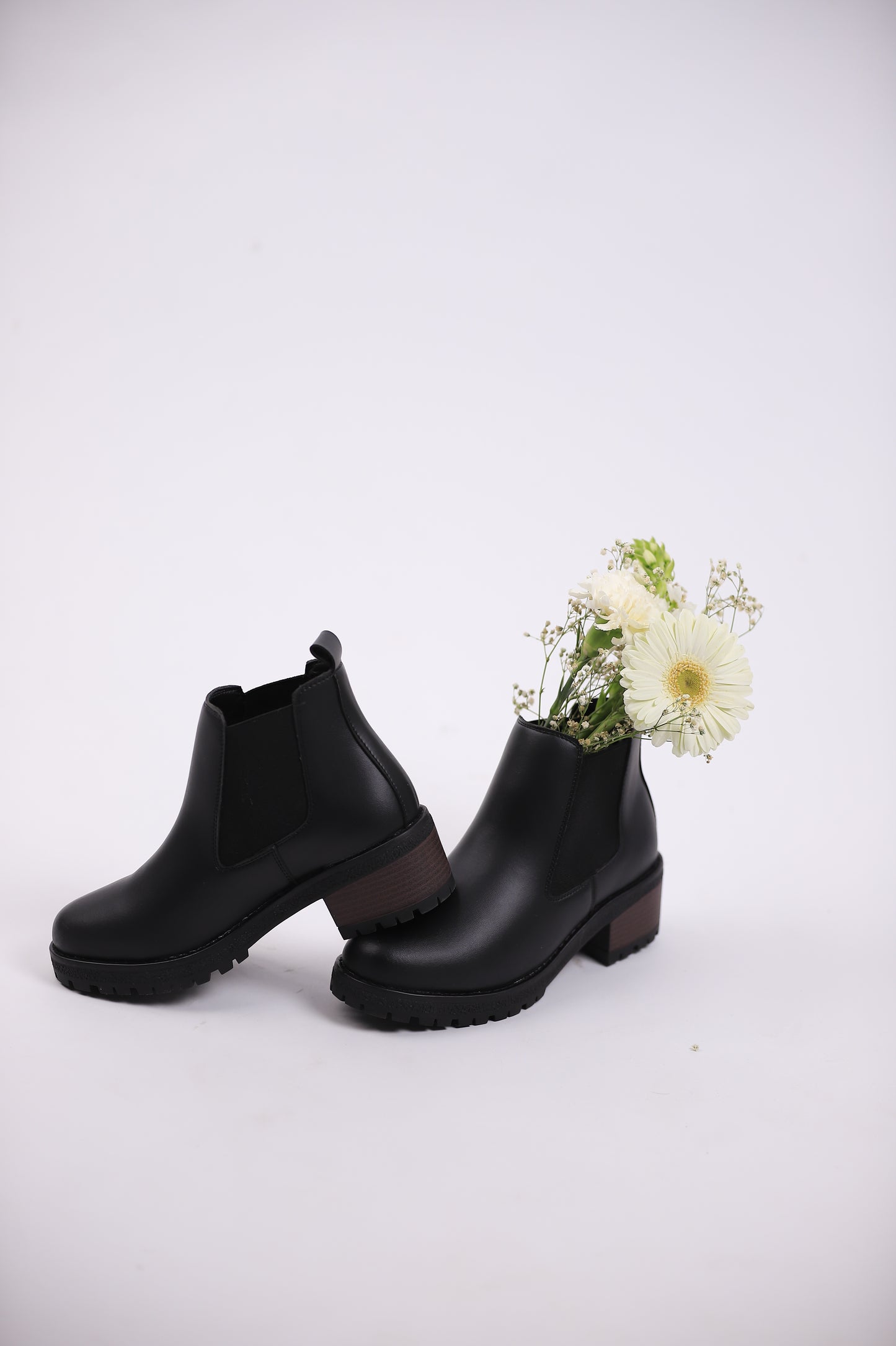 Lyra Chelsea Boot