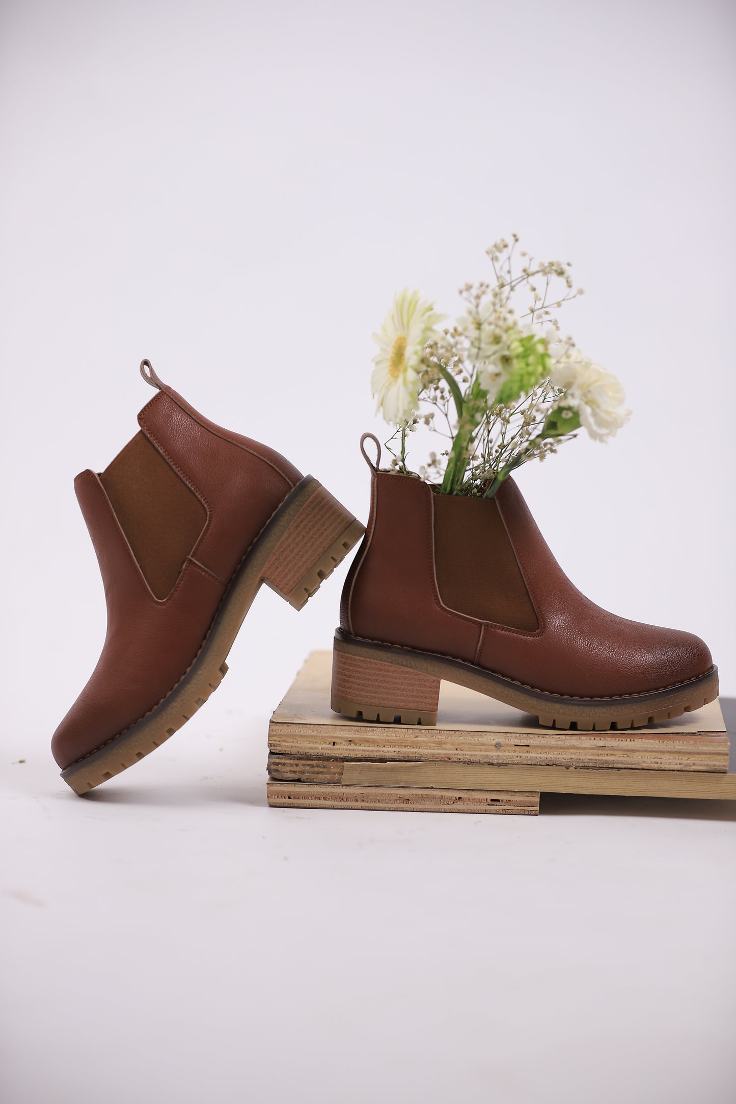 Lyra Chelsea Boot
