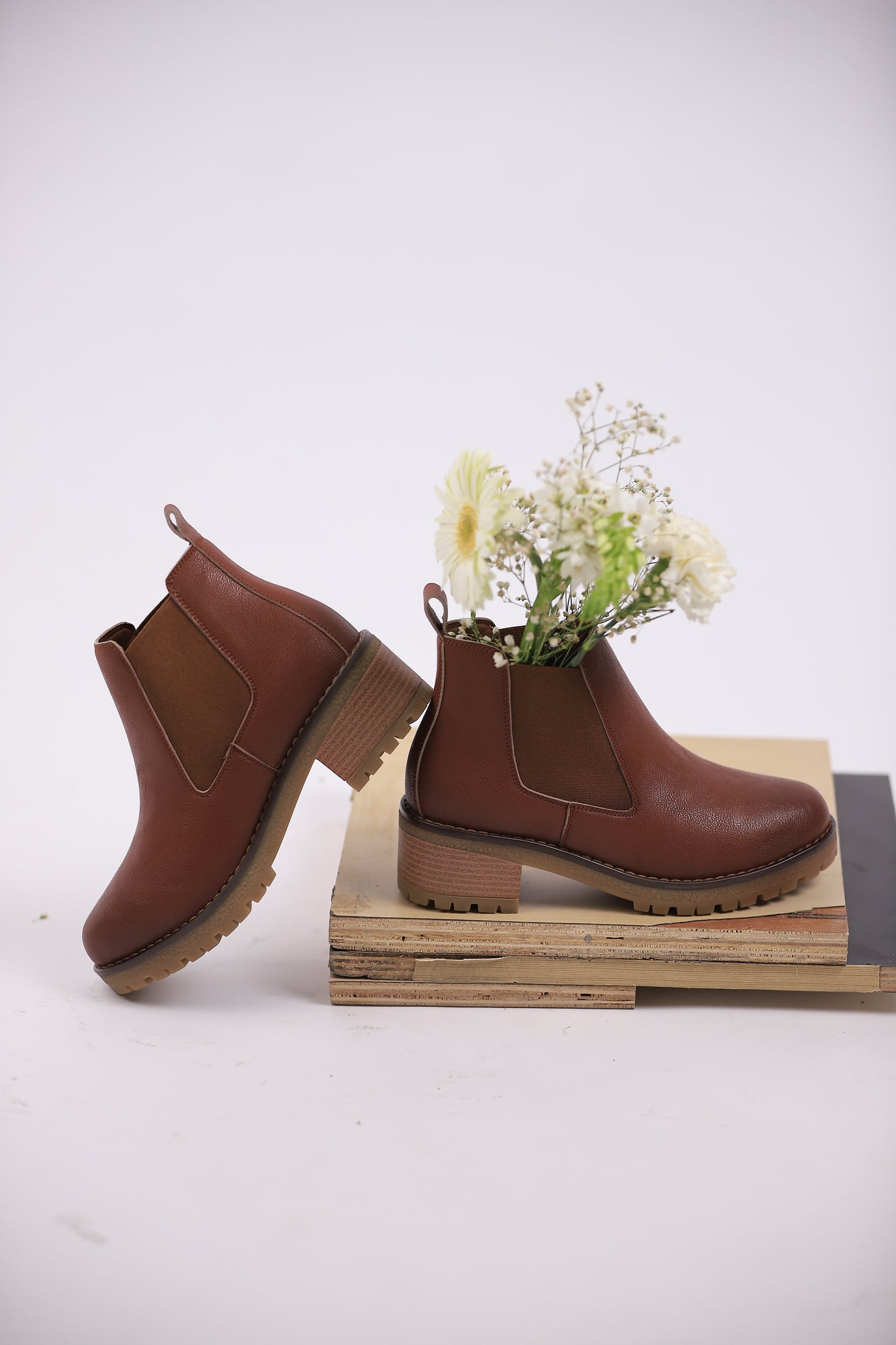 Lyra Chelsea Boot