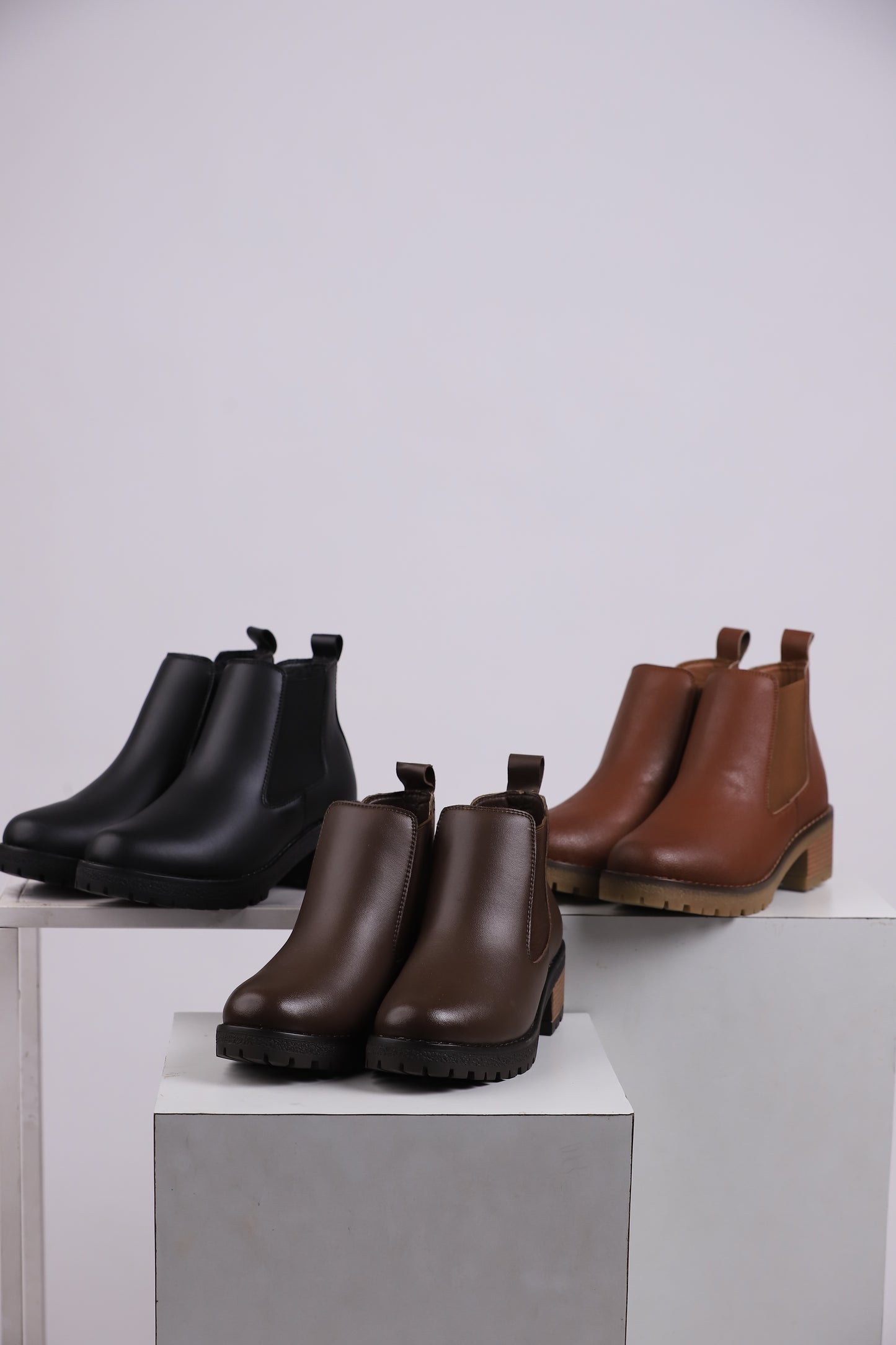Lyra Chelsea Boot